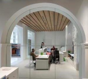 Blick ins Servicezentrum des Finanzamts Günzburg.